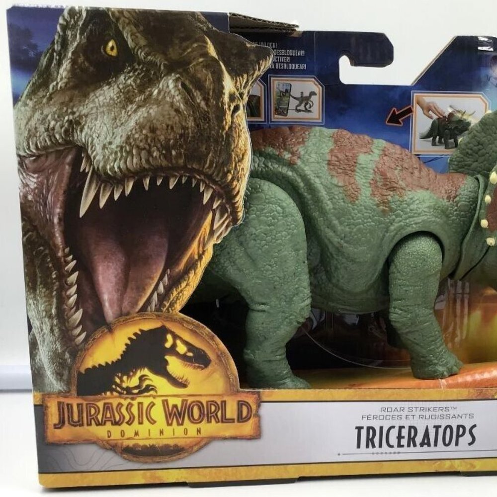 Jurassic World Dominion Triceratops Collector Action Figure